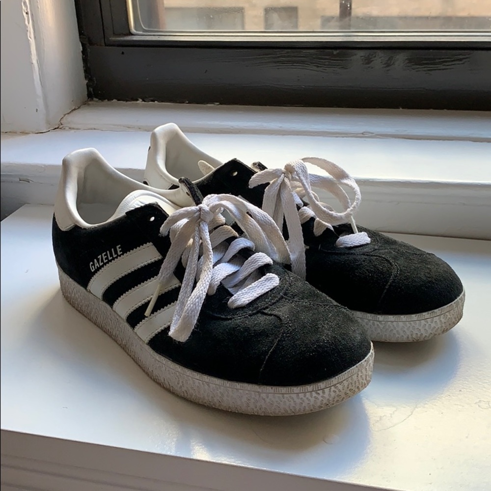 ADIDAS Gazelle Black sneakers— women’s 8